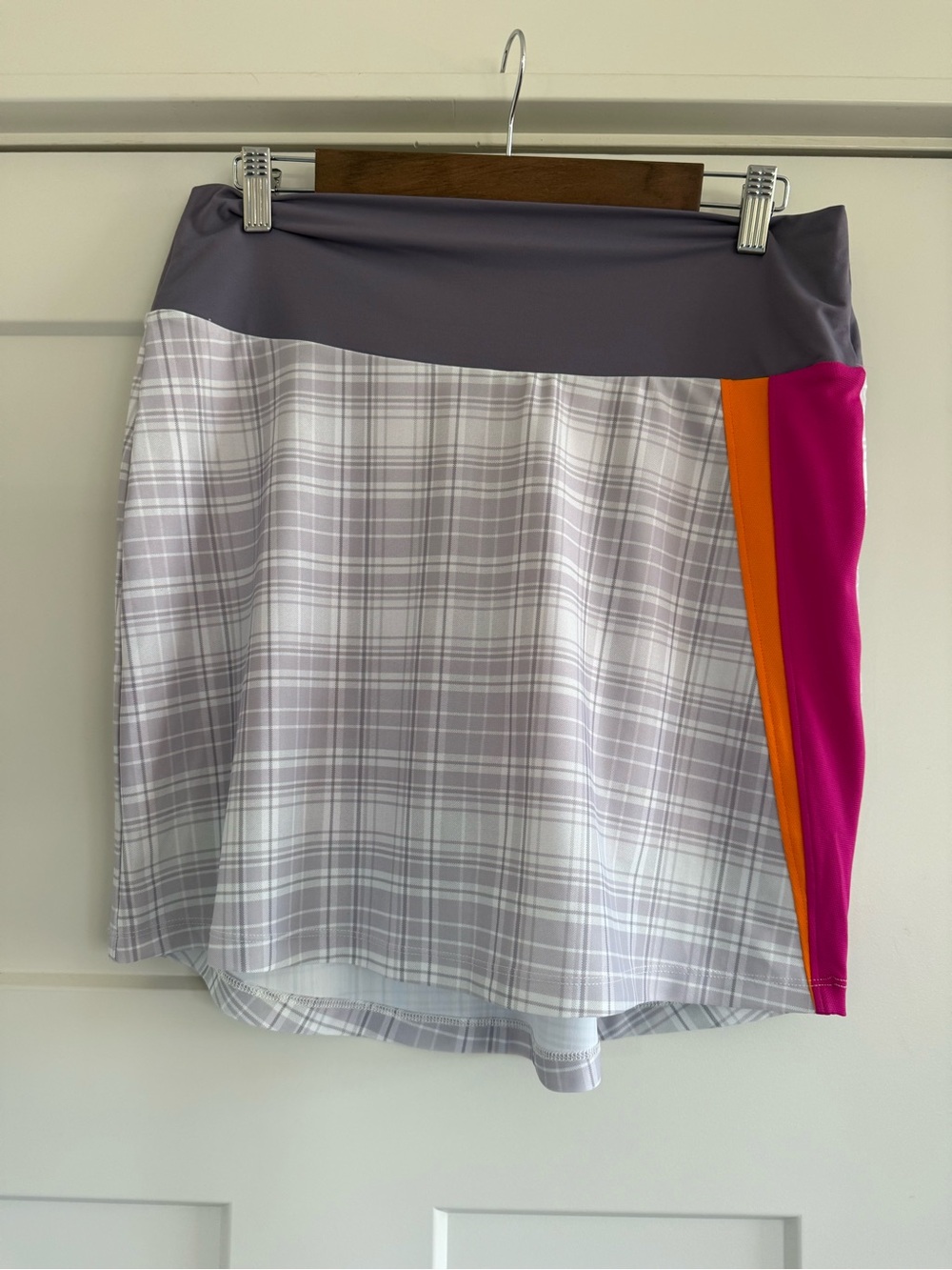 SwingDish Alura Plaid Golf Skort Charcoal Pink Orange Accents Medium